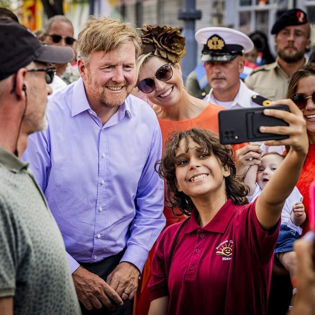 Filomena College Student taking a selfie with the Royal Family